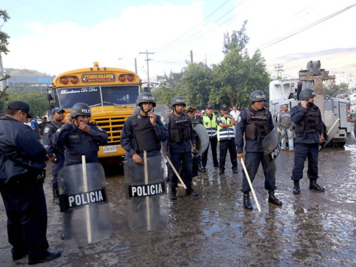 Transportistas exigen reparación de carretera a Olancho