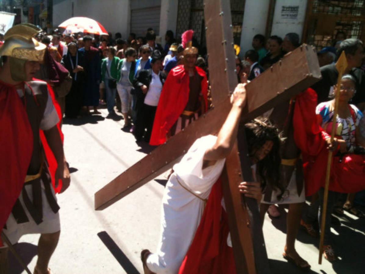 Iglesia Católica de Honduras clama por la fe del pueblo en Vía Crucis