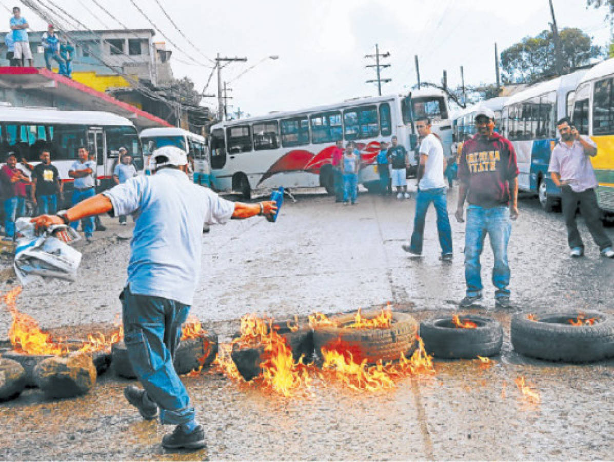 Transportistas exigen reparación de carretera a Olancho