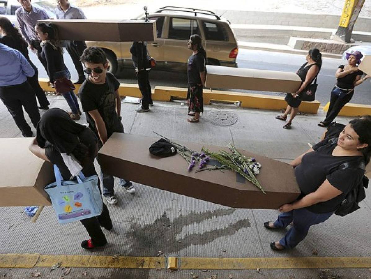 Protesta contra femicidios en Tegucigalpa