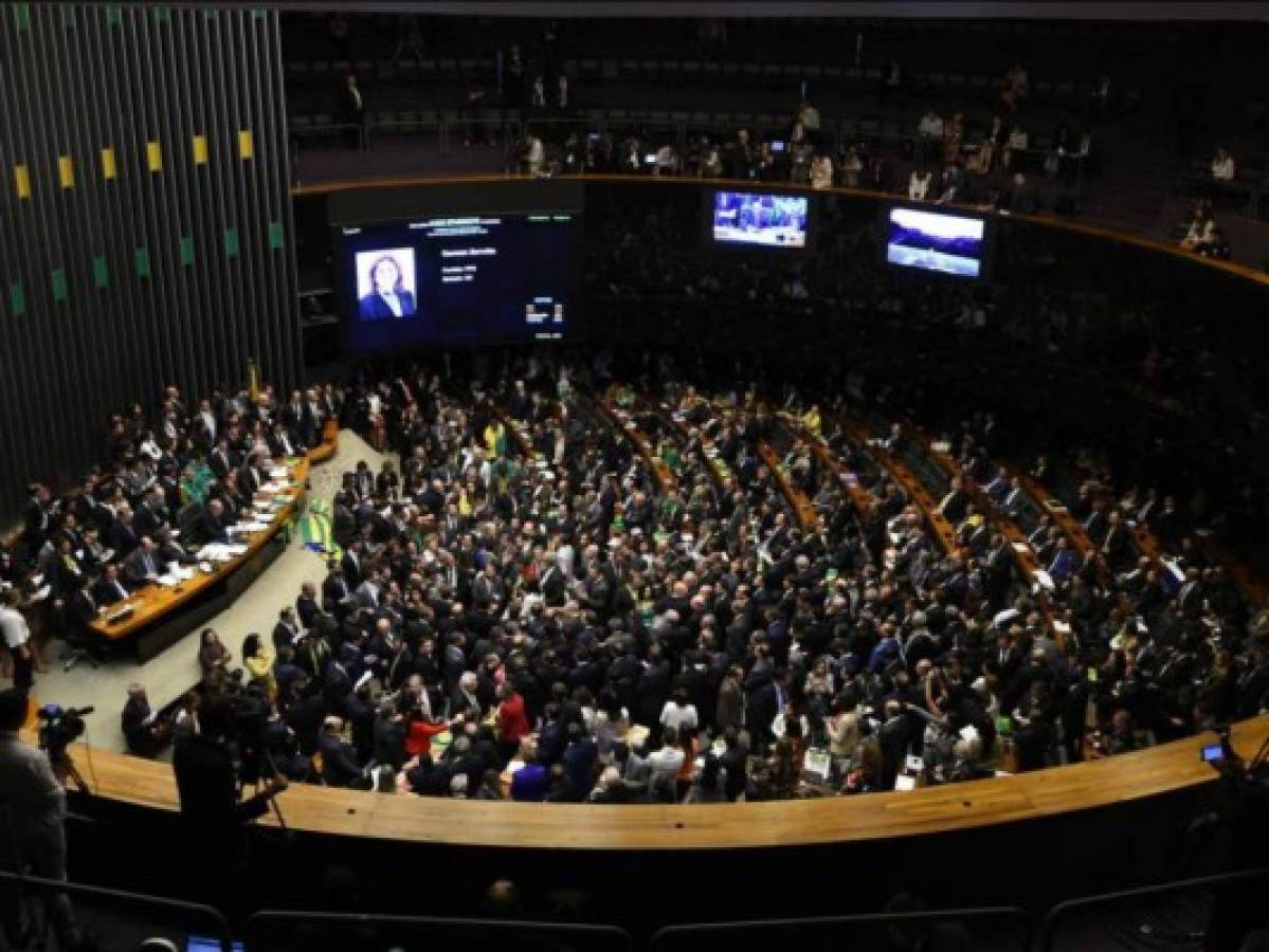 Senado brasileño en debates sobre impeachment de Rousseff