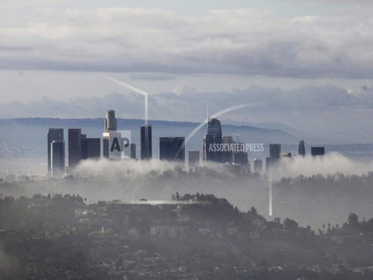 Tormentas causan apagones y aludes en California