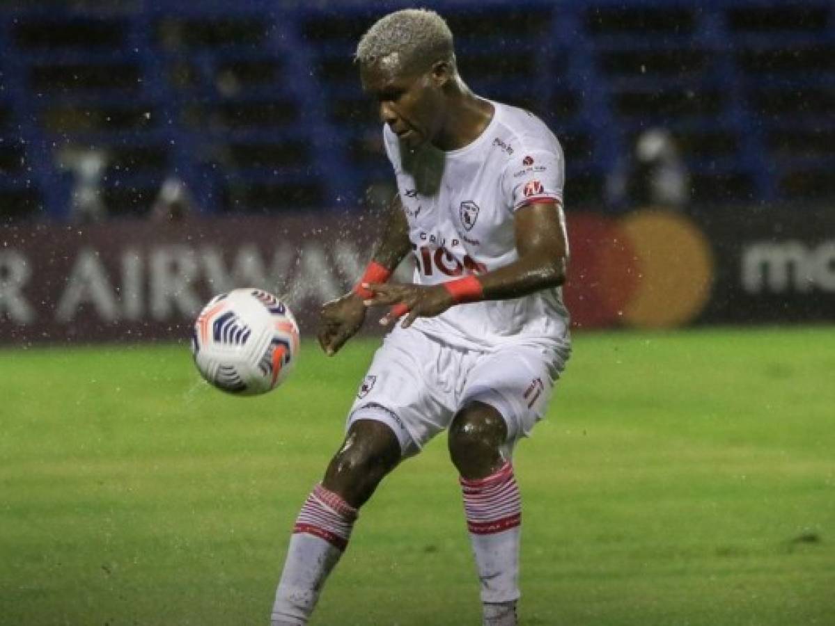 El Royal Pari de Rubilio Castillo queda eliminado de la Libertadores ante el Guaraní