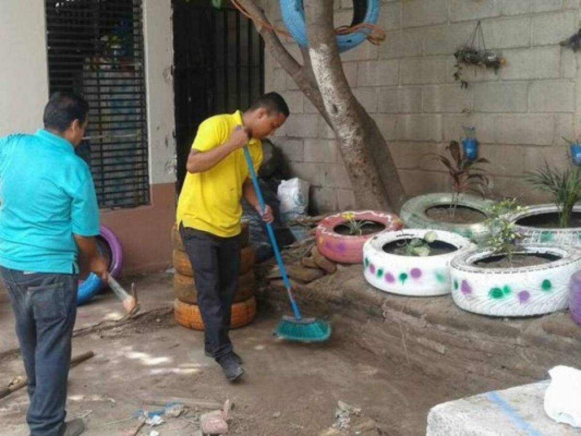 Estudiantes del Club Rotario Sur 2 instalan coloridas macetera