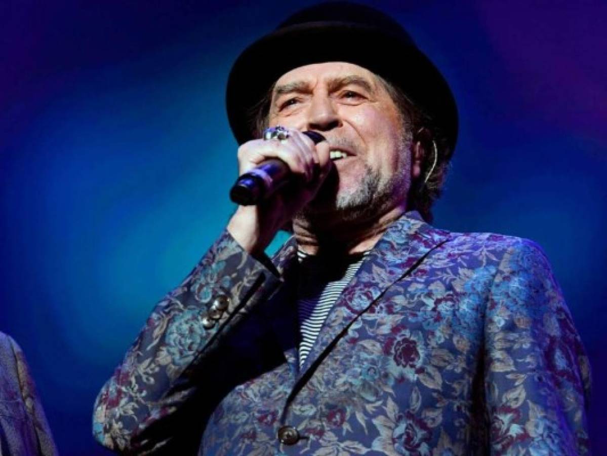 Joaquín Sabina abandona clínica en que estaba internado