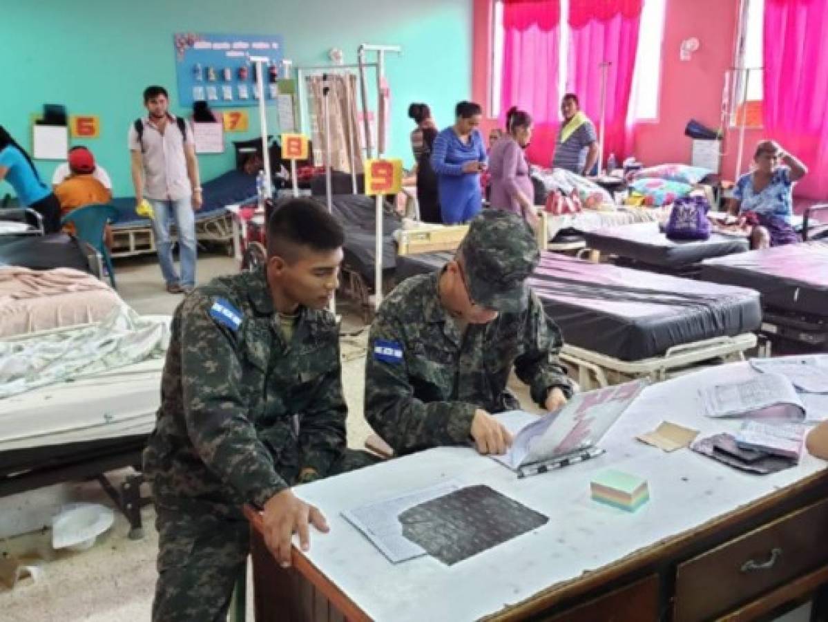 Fuerzas Armadas y Copeco atienden en salas del Hospital del Sur