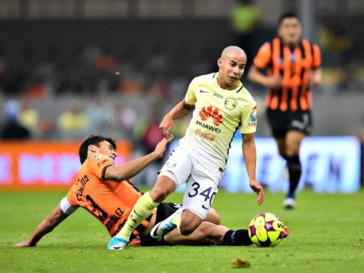 América venció 1-0 al Necaxa en el Estadio Azteca y Brayan Beckeles que fue amonestado