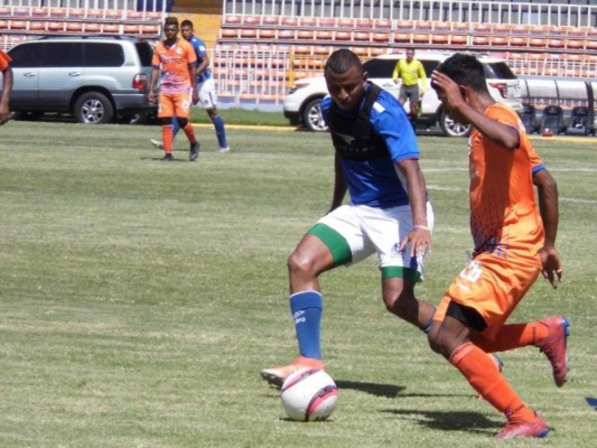 Lobos venció 2-0 al Olimpia de Pedro Troglio en partido amistoso en el estadio Nacional