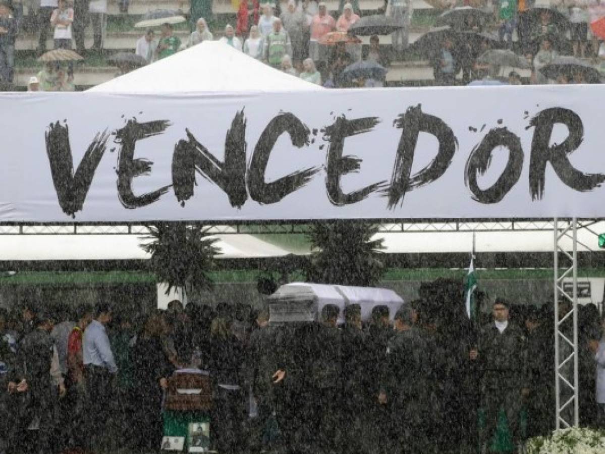 Restos de víctimas de accidente aéreo en Colombia ya están en el estadio del Chapecoense