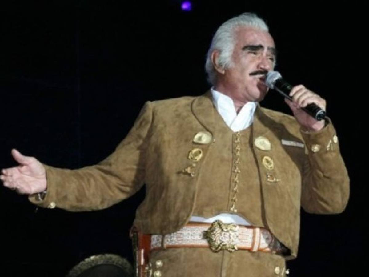 Vicente Fernández es homofóbico e ignorante, según titular de Conapred