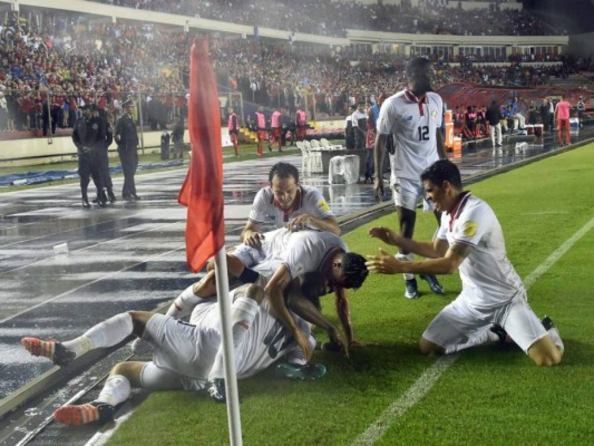 Costa Rica gana 2-1 de visita a Panamá en clasificatorio mundialista y es superlíder