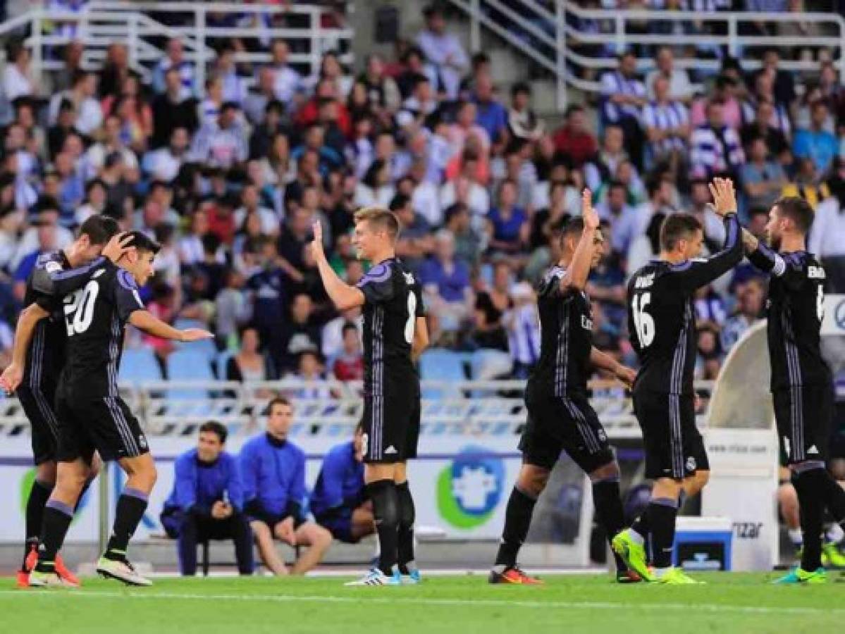 Real Madrid liquida 3-0 a la Real en Anoeta en su debut liguero