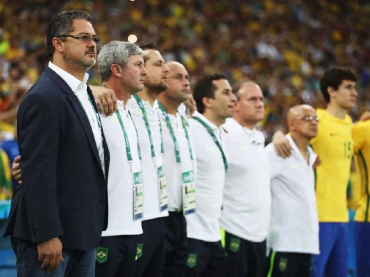 Brasil despide al DT de los campeones olímpicos