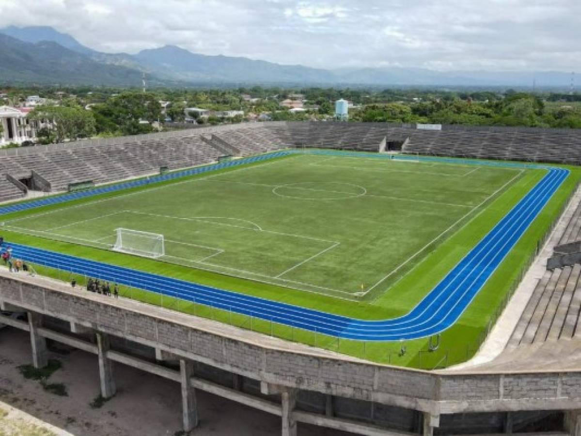 Presidente Hernández entrega estadio de alto nivel a paceños