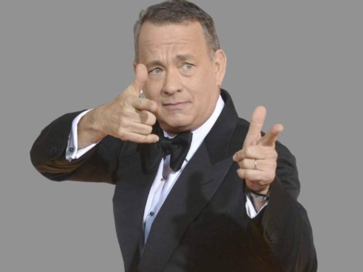 Tom Hanks regala cafetera a periodistas de la Casa Blanca