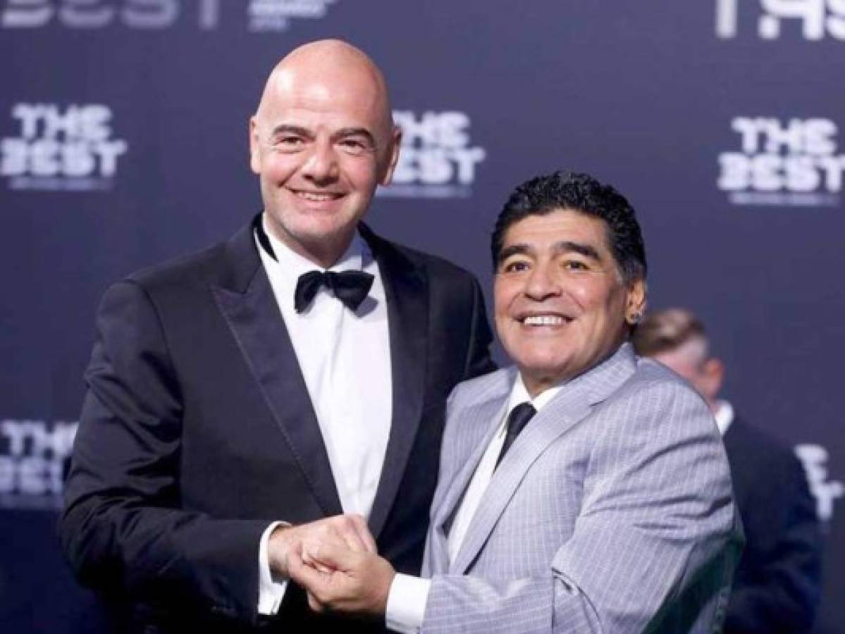 Maradona anuncia vínculo con la FIFA