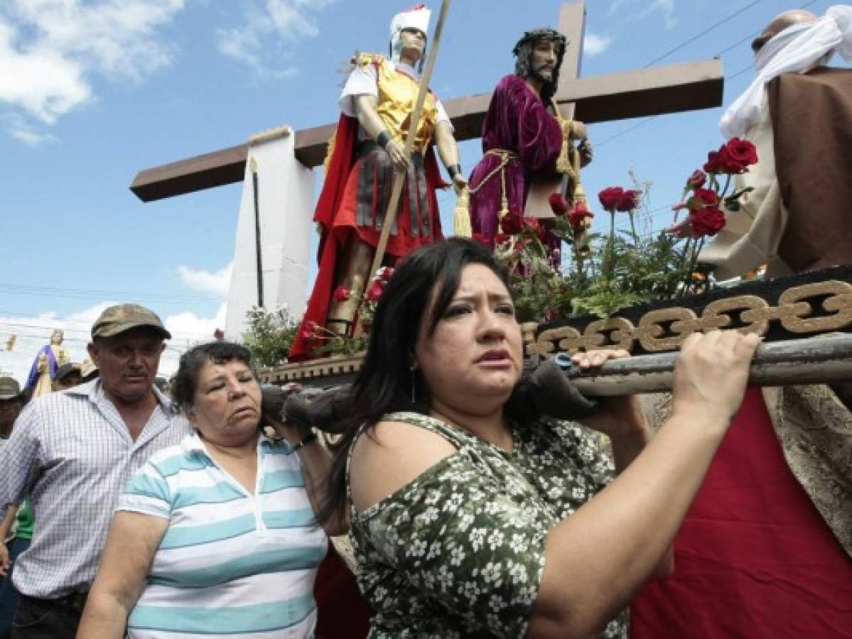 Realidades que afectan a Honduras fueron representadas en el Vía Crucis