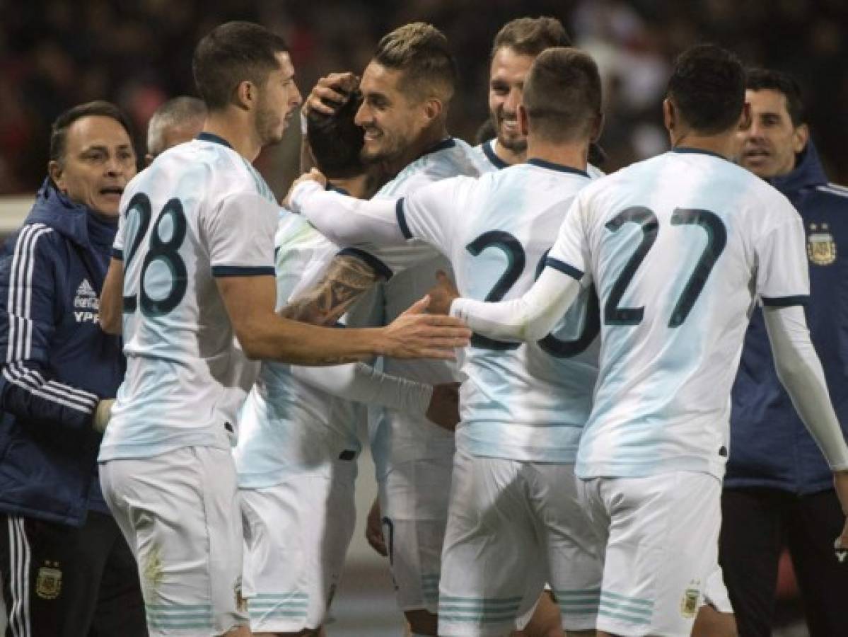 Argentina, sin Messi, batió 1-0 sobre la hora a Marruecos