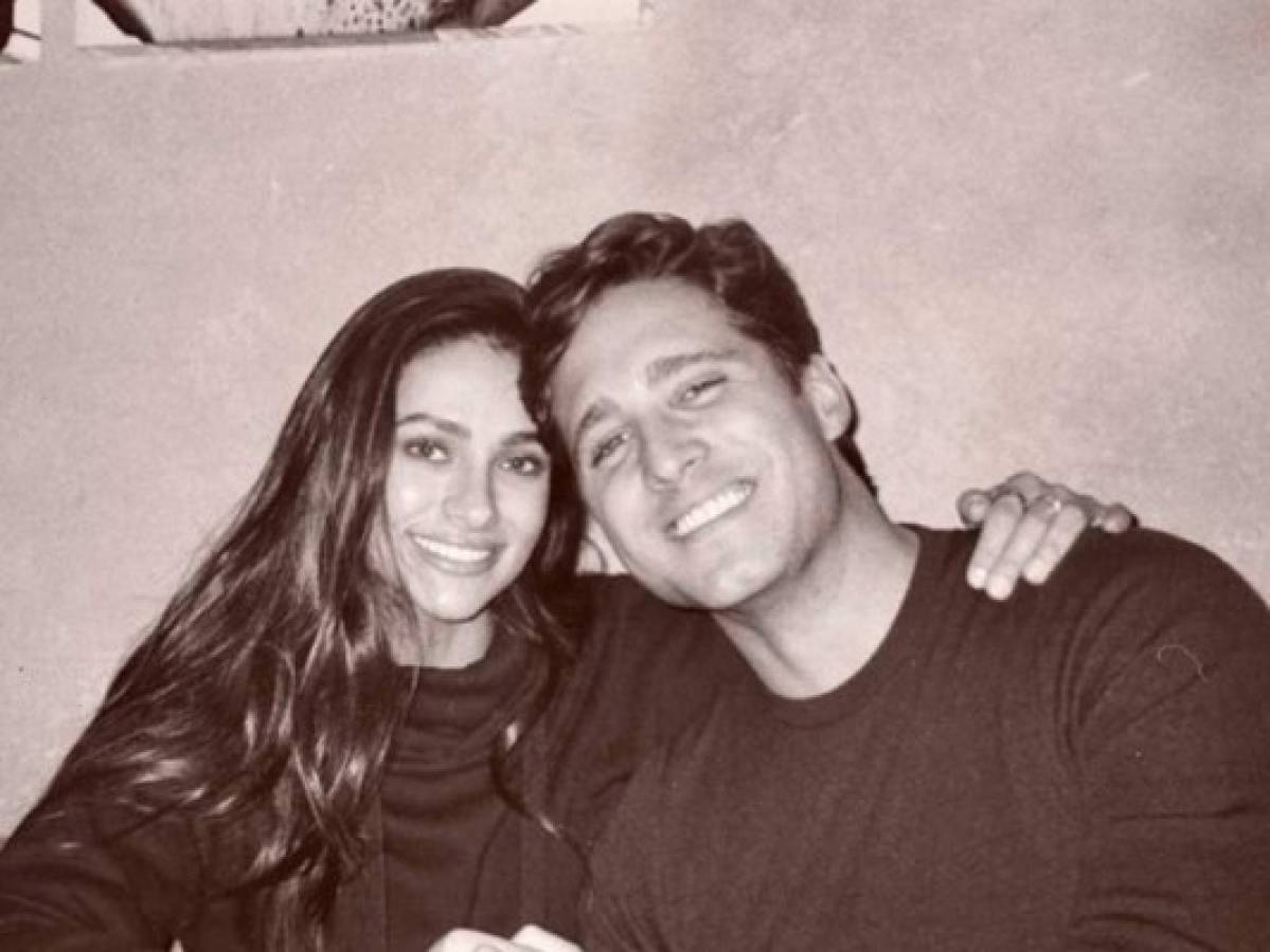 ¿Se comprometieron Diego Boneta y Renata Notni? Esto aclara el protagonista de 'Luis Miguel, la serie'