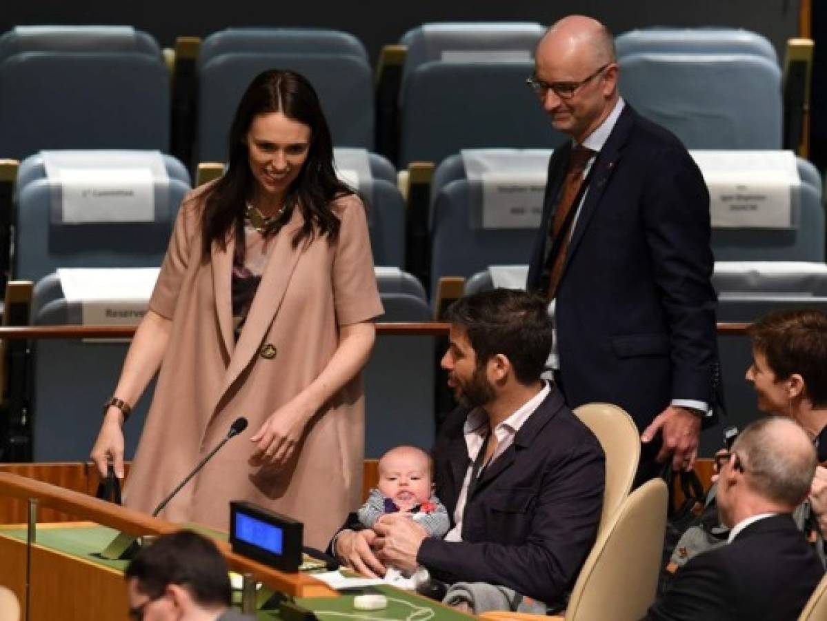 Primera ministra de Nueva Zelanda lleva a su bebé de tres meses a la Asamblea General de ONU