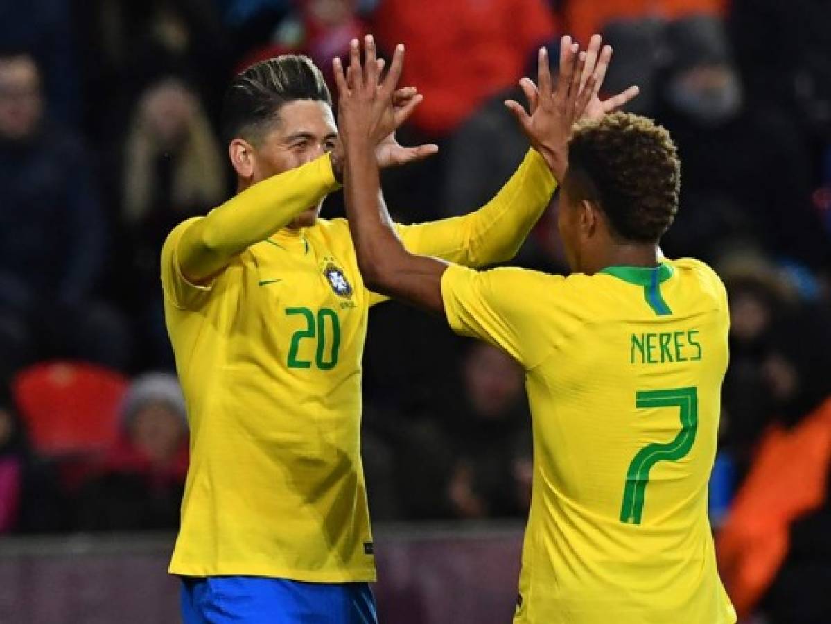 Brasil remonta a la República Checa 3-1 con una gran segunda parte