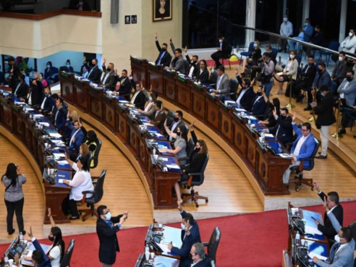 Congreso de El Salvador elimina beneficios tributarios a los diarios