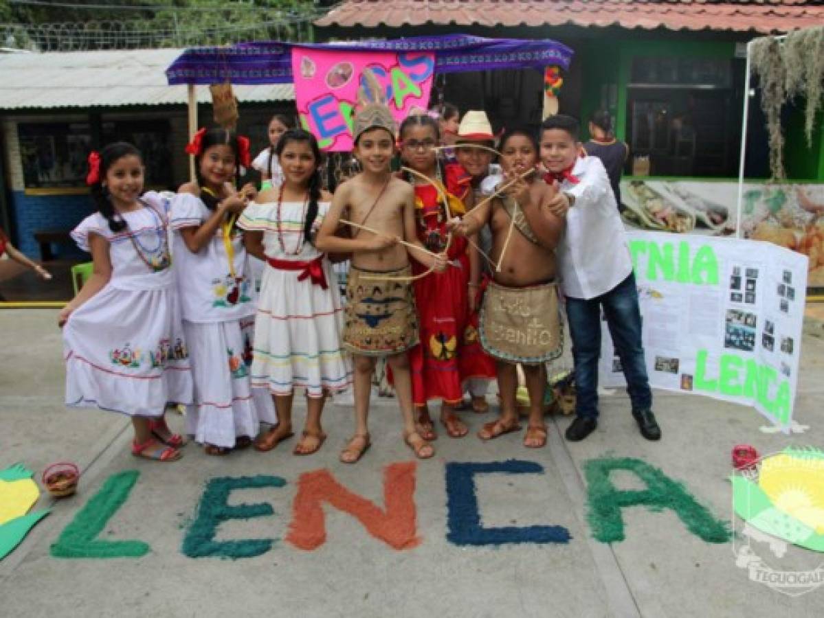 Estudiantes de la capital reviven la muerte del héroe nacional Lempira en la capital