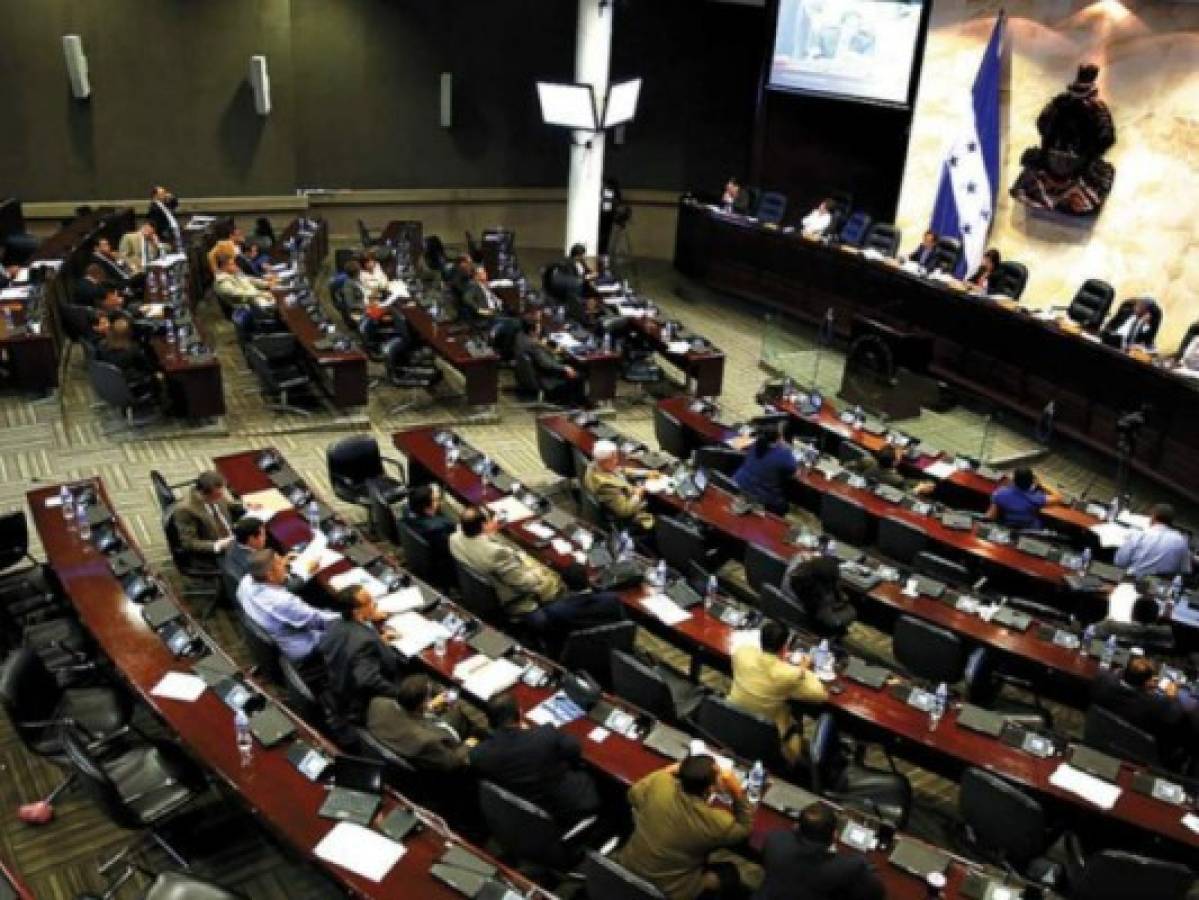 En las elecciones generales de noviembre quedarán fuera 2,262 aspirantes a diputados