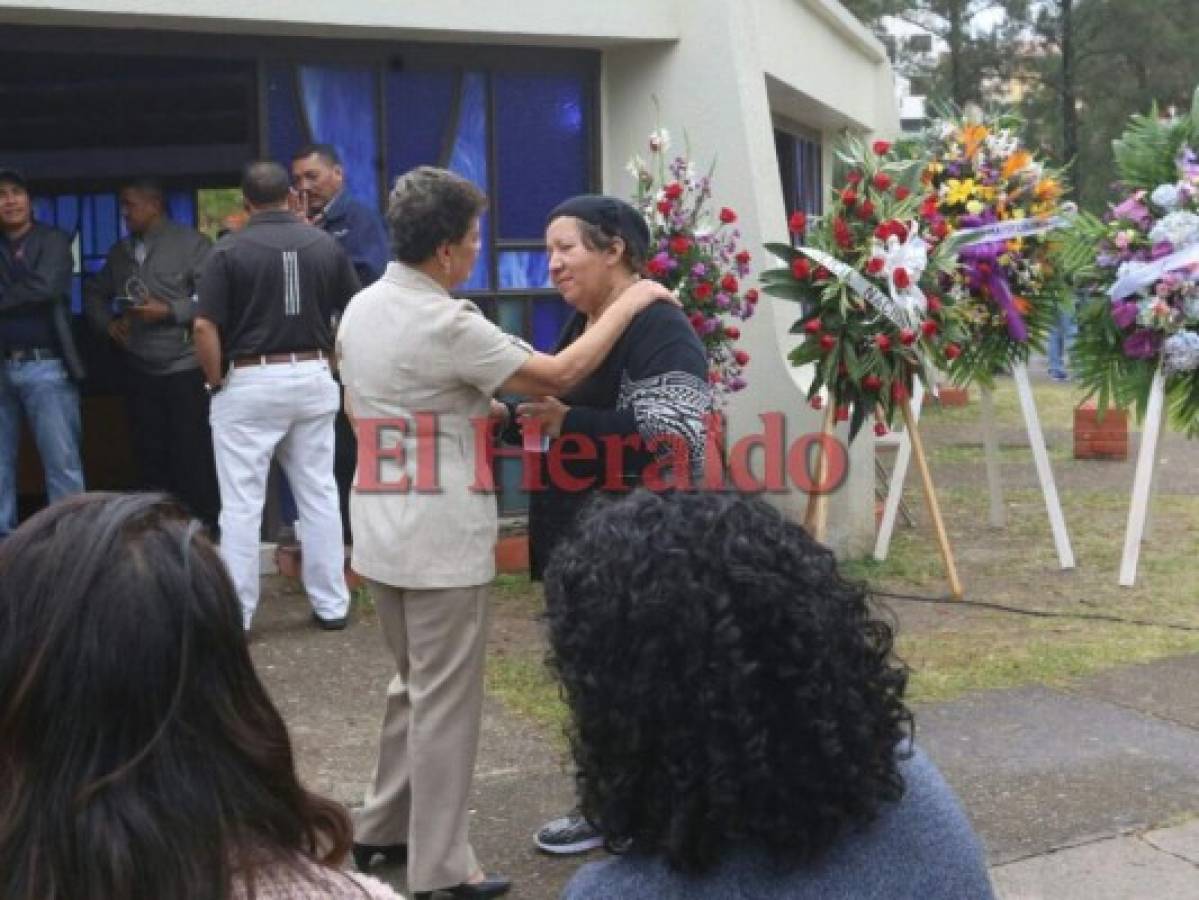 Dolor, llanto y desconsuelo en velorio de Patricia Valladares, víctima de accidente de helicóptero