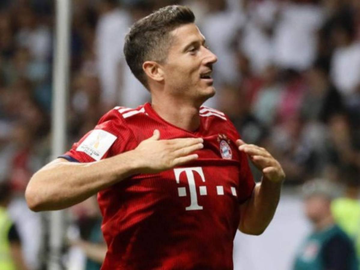 Lewandowski iguala a Pizarro como máximo goleador extranjero de la Bundesliga