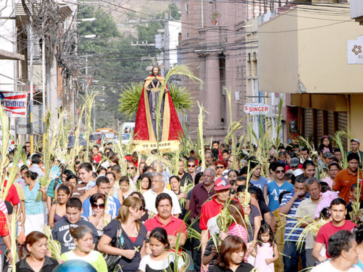 '¡Hosanna, Hosanna!', se oye en las calles de las ciudades de Honduras