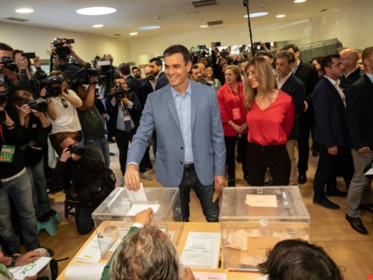 Comienza el cierre de urnas en España tras masiva participación en elecciones