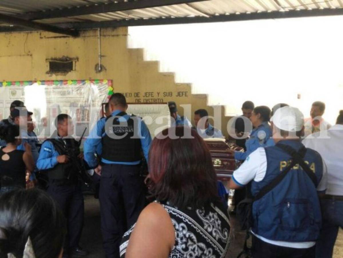 Honduras: Velan restos del agente policial Olman Galindo en posta de Belén