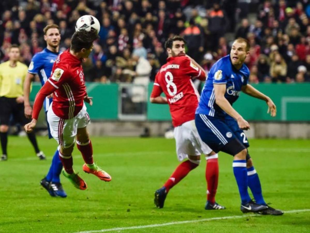 El Bayern barre al Schalke (3-0) y accede las semifinales de la Copa