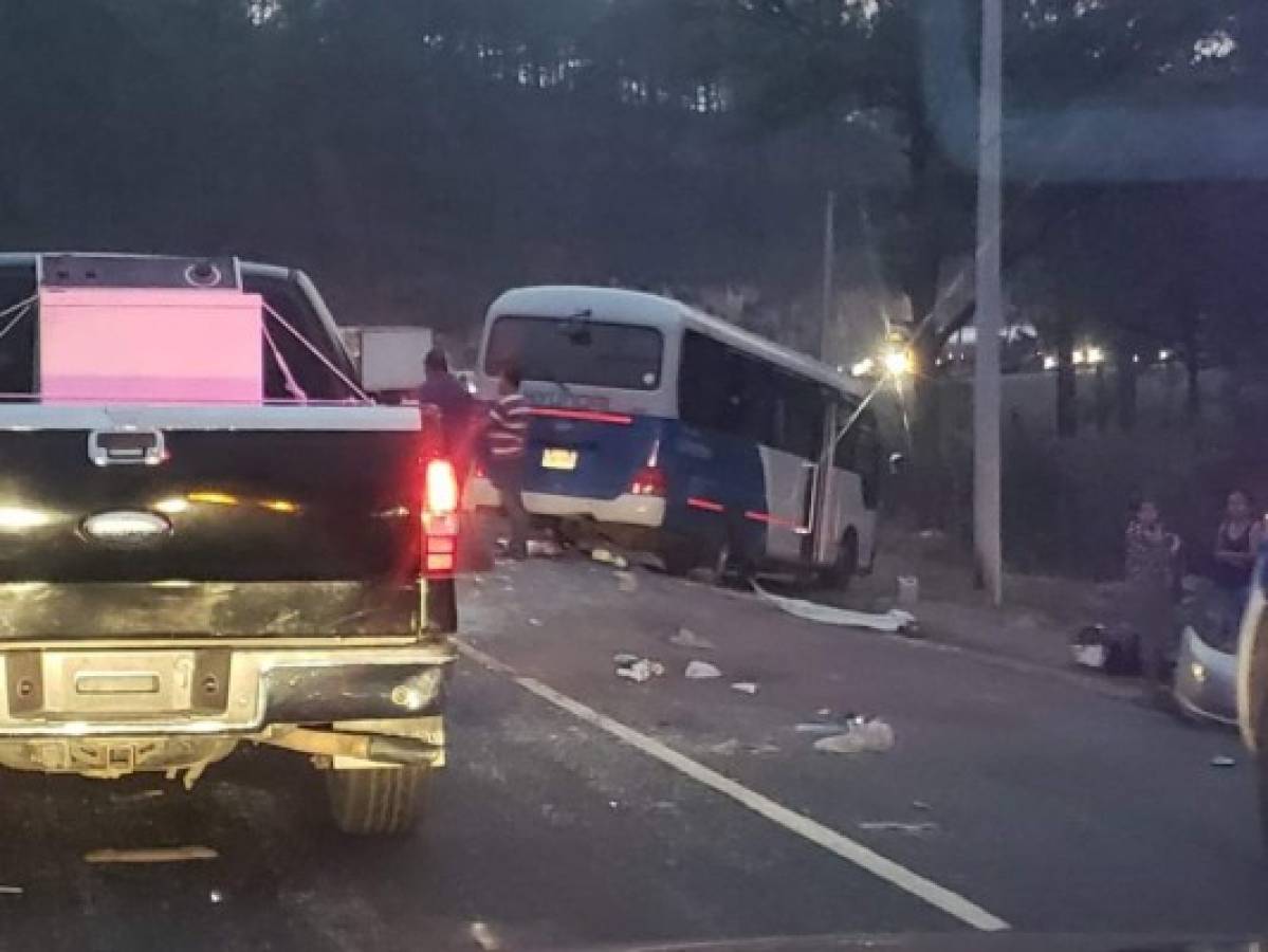 Al menos 10 personas heridas tras accidente de tránsito a la altura de Zambrano