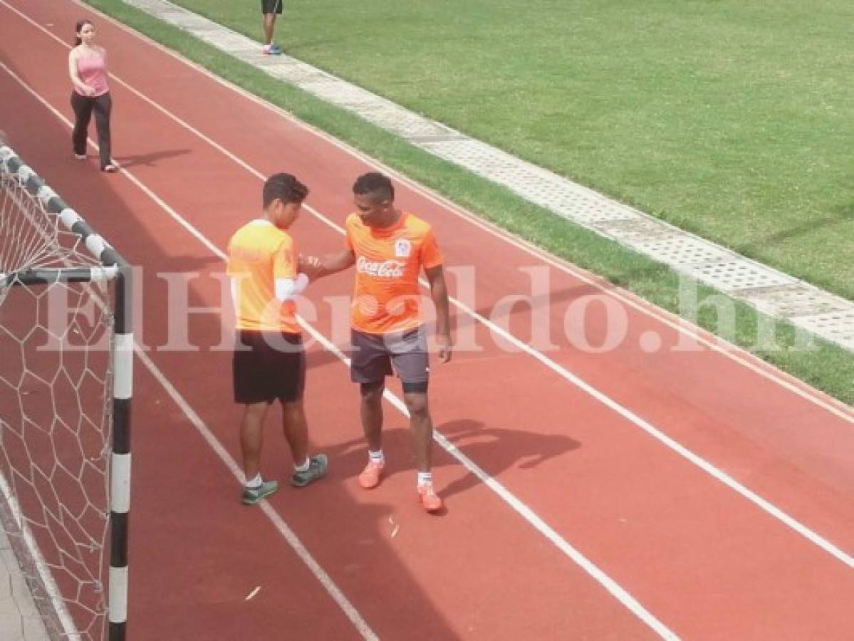 Ever Alvarado entrena con Olimpia