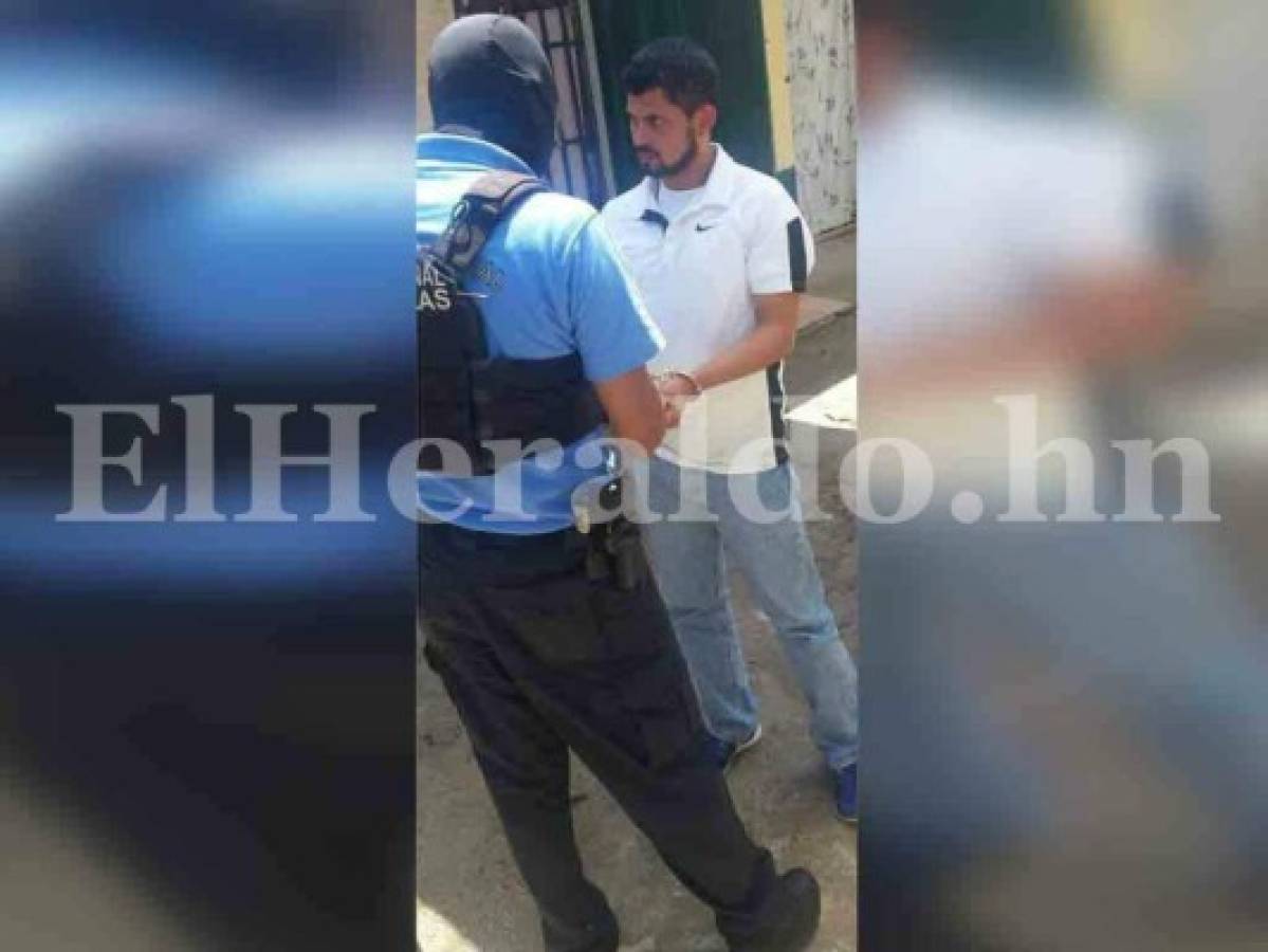 Zelaya Romero también esta acusado de usar y llevar ametralladoras y dispositivos destructivos durante la actividad de narcotráfico.