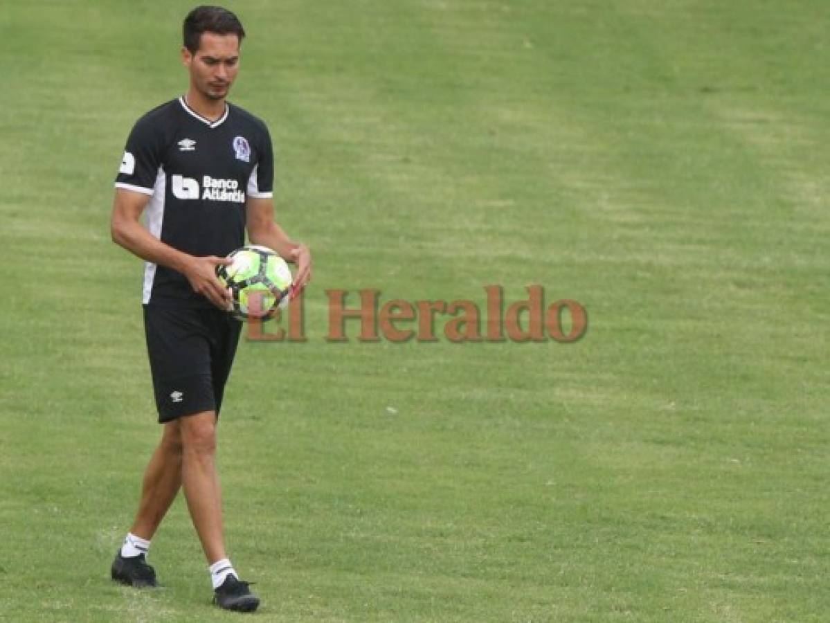 Marcelo Canales y su lucha por ser titular en Olimpia