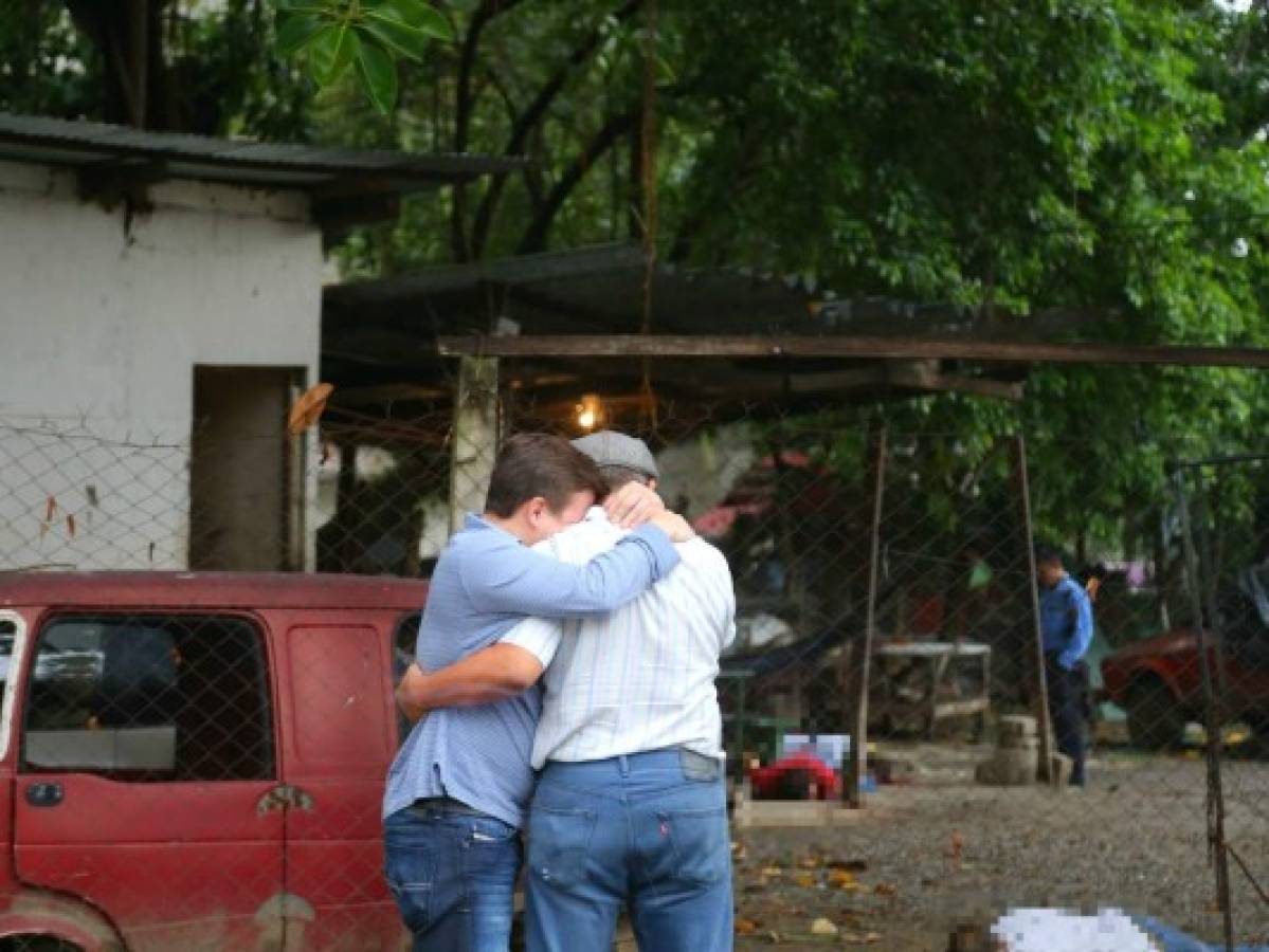 Masacre en autolote de SPS: Hombres armados obligaron a sus víctimas a tirarse al suelo y las acribillaron