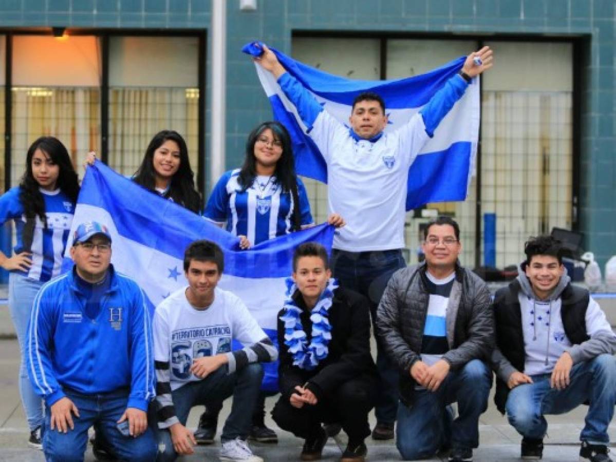 Hondureños se comienzan a tomar el BC Place y alienta a la Selección de Honduras