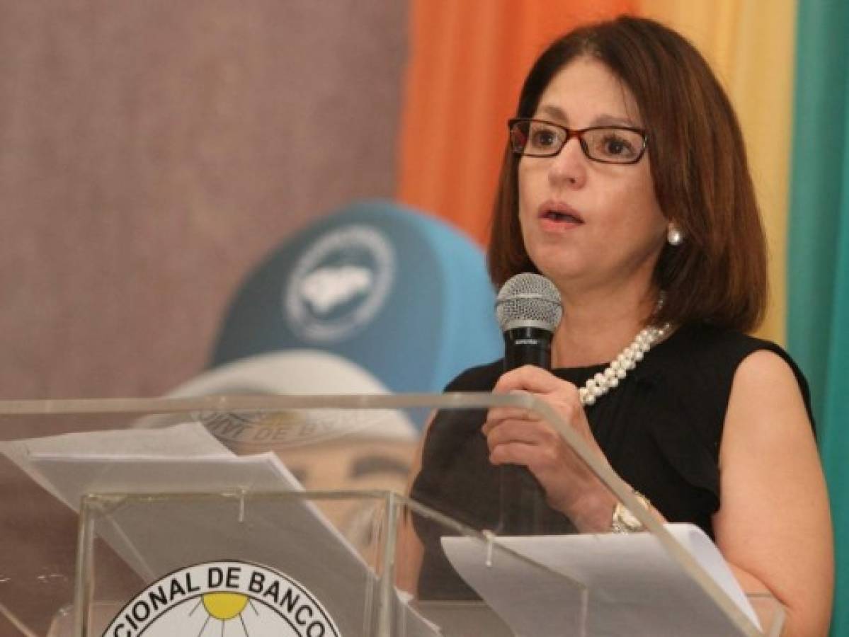 Ethel Deras: Si Banadesa fuera privado ya días se hubiera liquidado