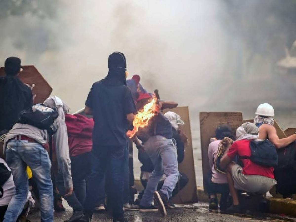 Oposición venezolana desafía votación de Constituyente llamando a tomar vías