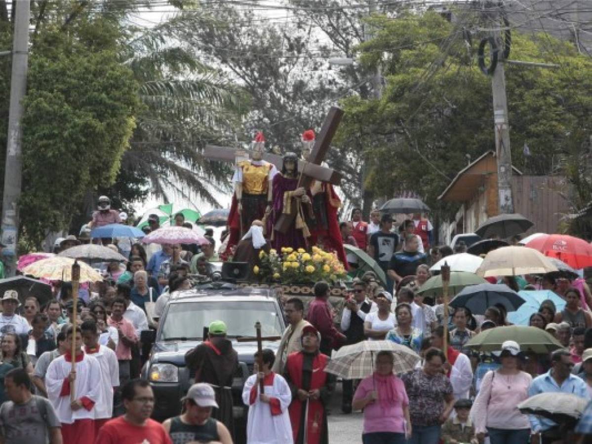 Realidades que afectan a Honduras fueron representadas en el Vía Crucis