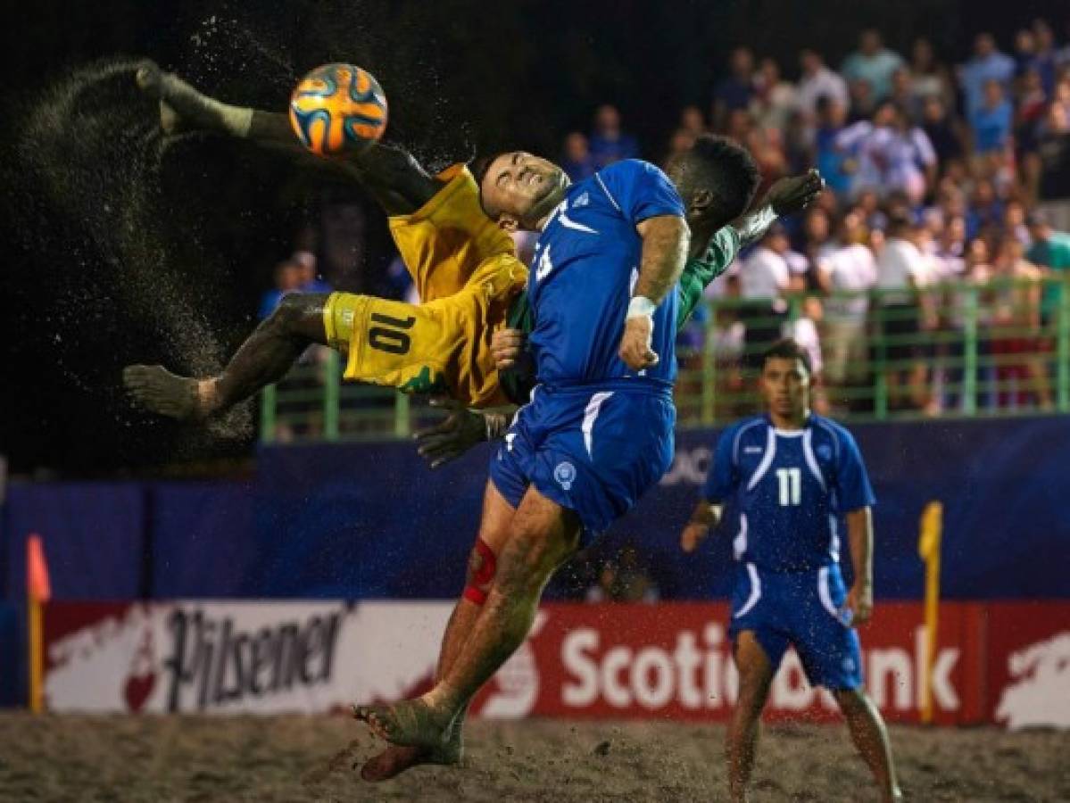 Aficionados salvadoreños no quieren ir al estadio Cuscatlán sino a la playa