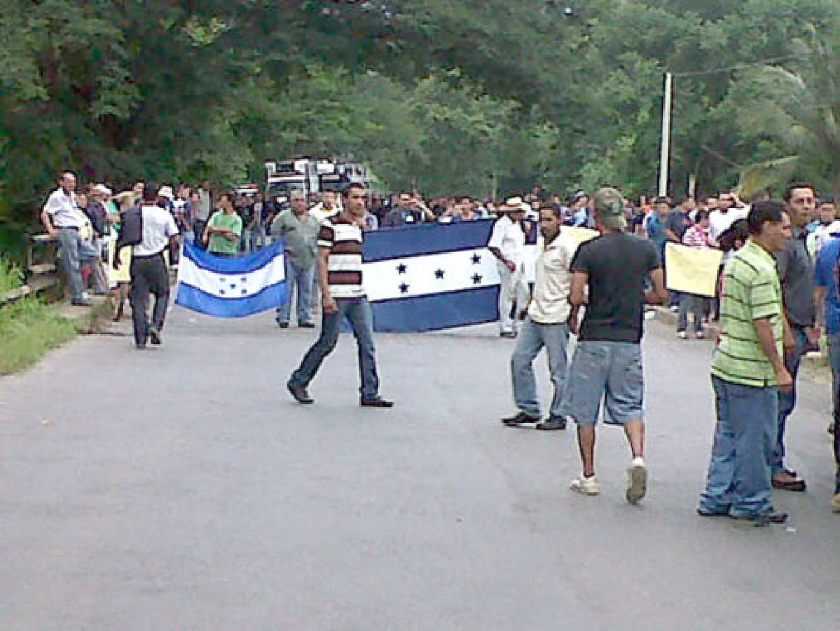 Toma en carretera del occidente de Honduras