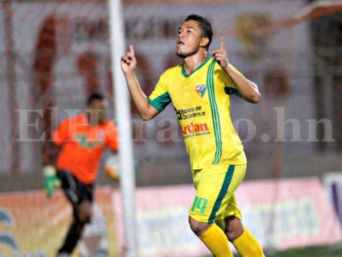 Pastor Martínez marca de último minuto un gol ante Social Sol que se gritó hasta en La Ceiba