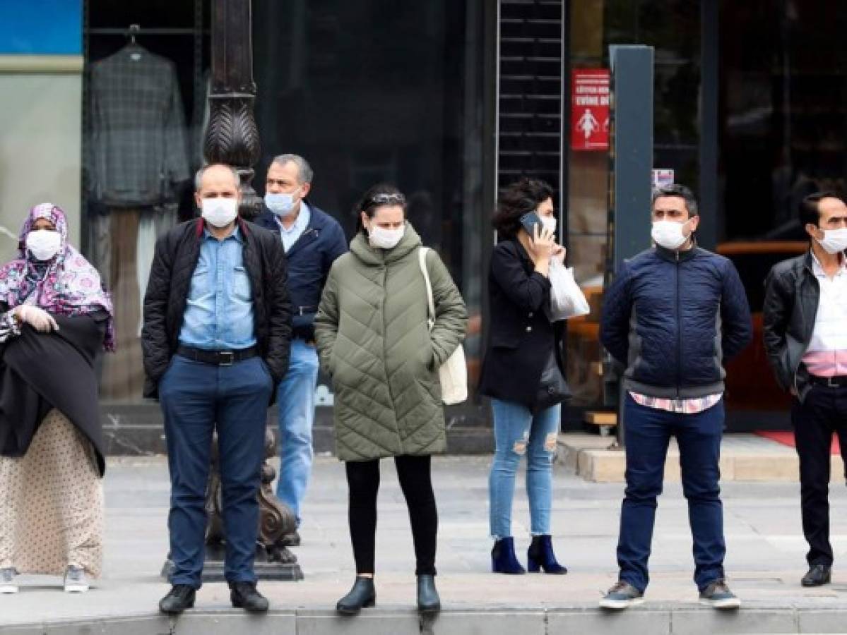 Menos reuniones y más jabón, así cambiarán las oficinas con el coronavirus