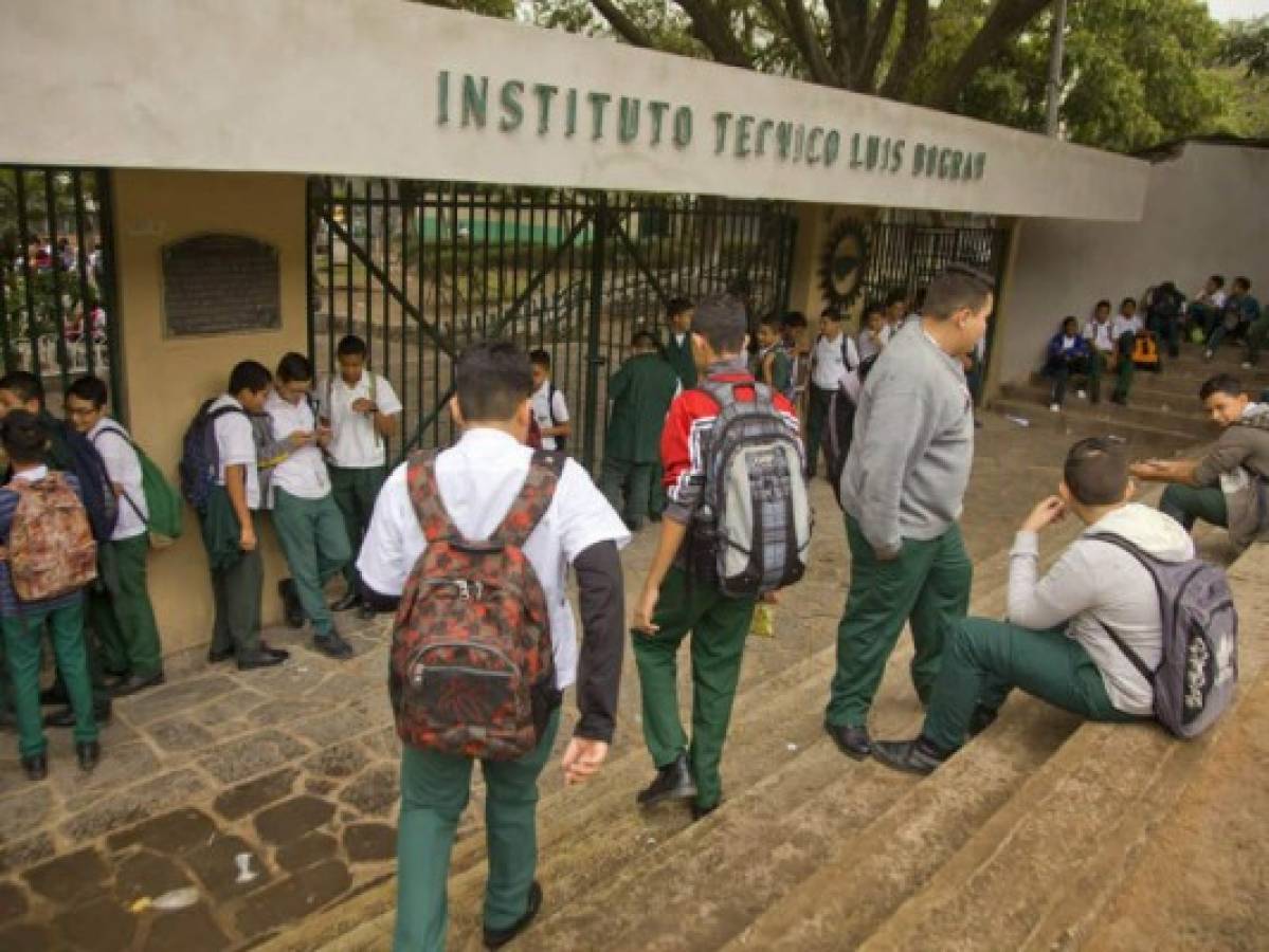 Colegios de la capital que permanecen sin clases tras protestas por aumento al pasaje