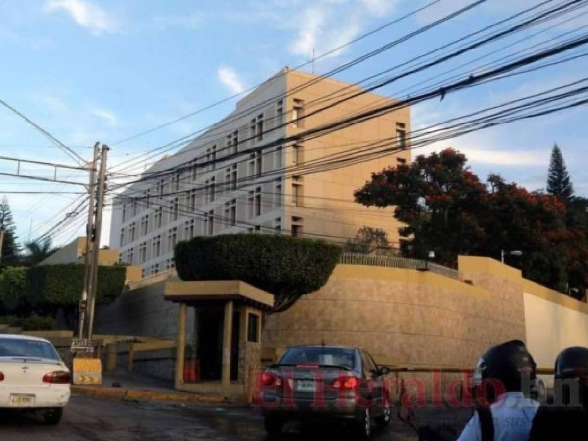 ¿Qué servicios reanudó la Embajada de Estados Unidos en Honduras?  