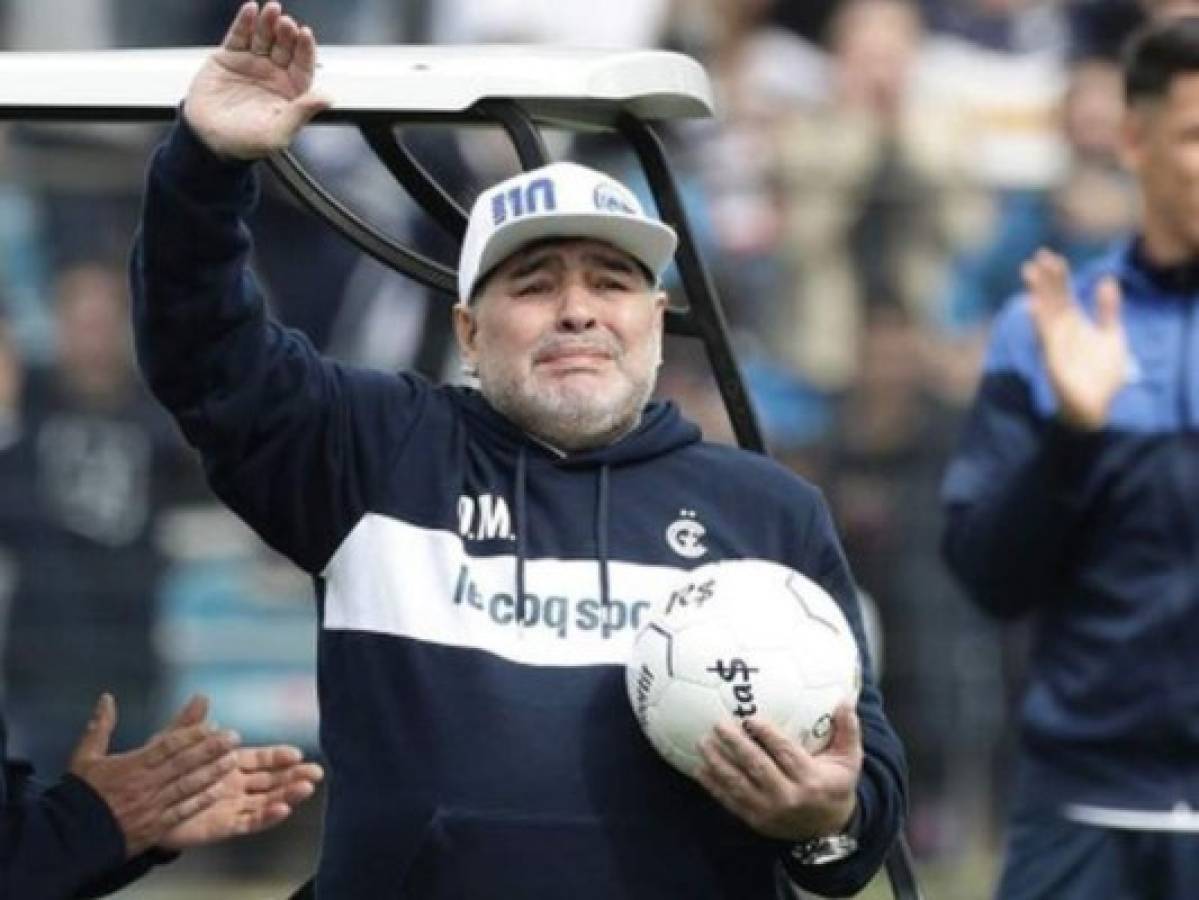 Diego Maradona gana su primer partido con Gimnasia en Argentina